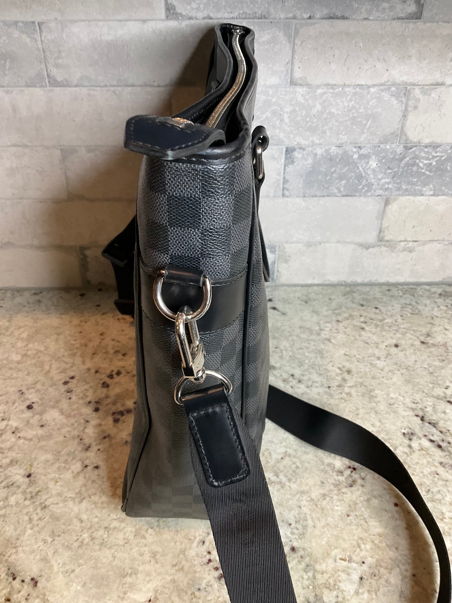 PRELOVED Louis Vuitton Damier Graphite Tadao