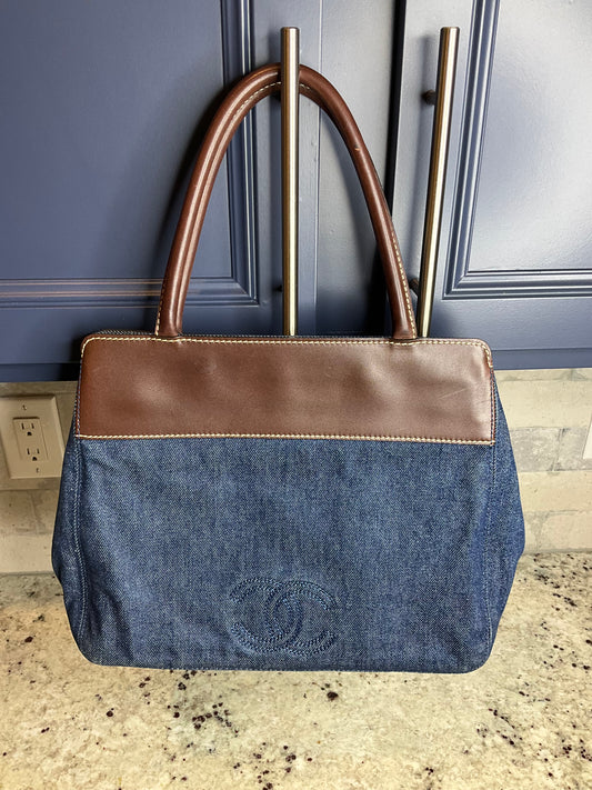 Preloved chanel diem small tote